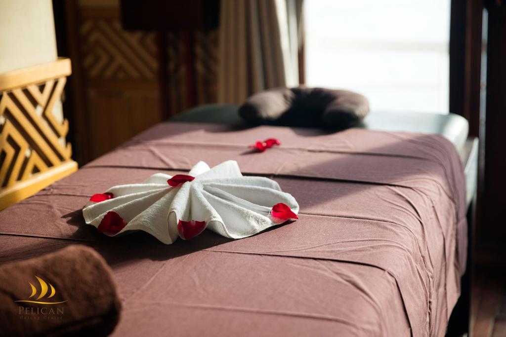Pelican Classic Cruise Ha Long Bagian luar foto