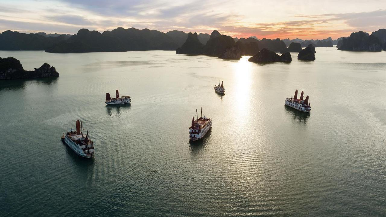 Pelican Classic Cruise Ha Long Bagian luar foto
