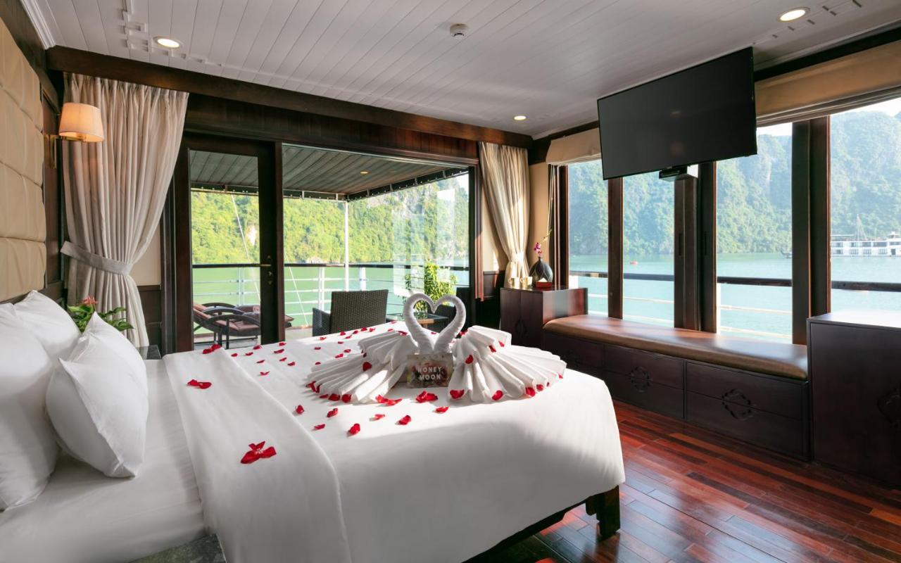 Pelican Classic Cruise Hotel Ha Long Bagian luar foto